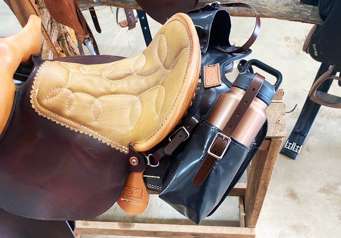 Double vinyl insulated water bottle holders